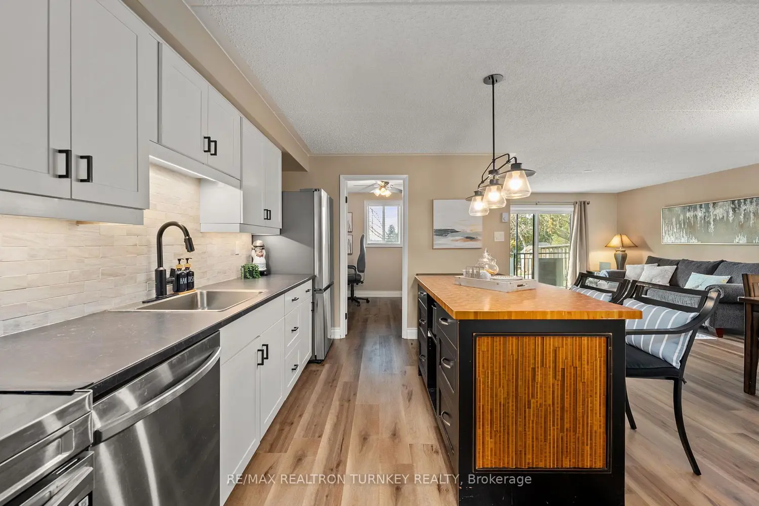 Additional image 5 of 74 The Queensway 102