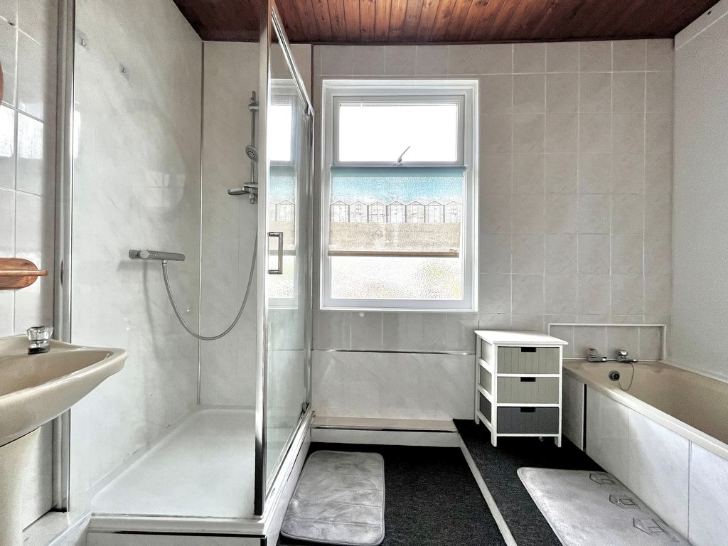 Additional image 10 of 3 bed property to rentEndsleigh Park Road, Plymouth PL3