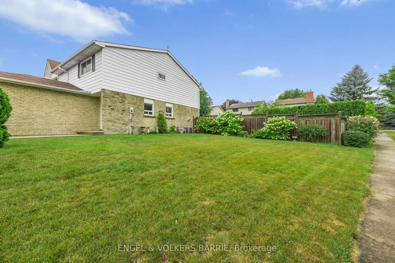 Additional image 18 of 1 Aspen Court