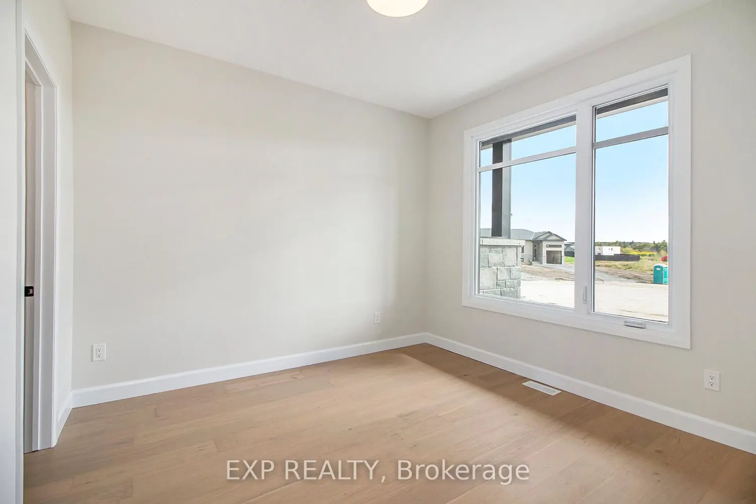 Additional image 11 of 775 Lacroix Road