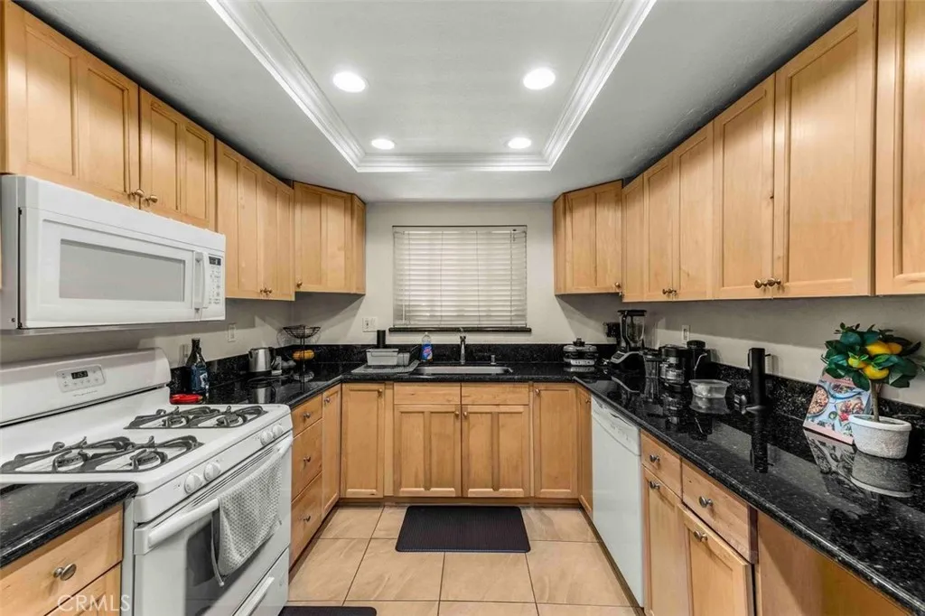 Additional image 11 of 2101 E 21st St Unit 212, Signal Hill, CA 90755