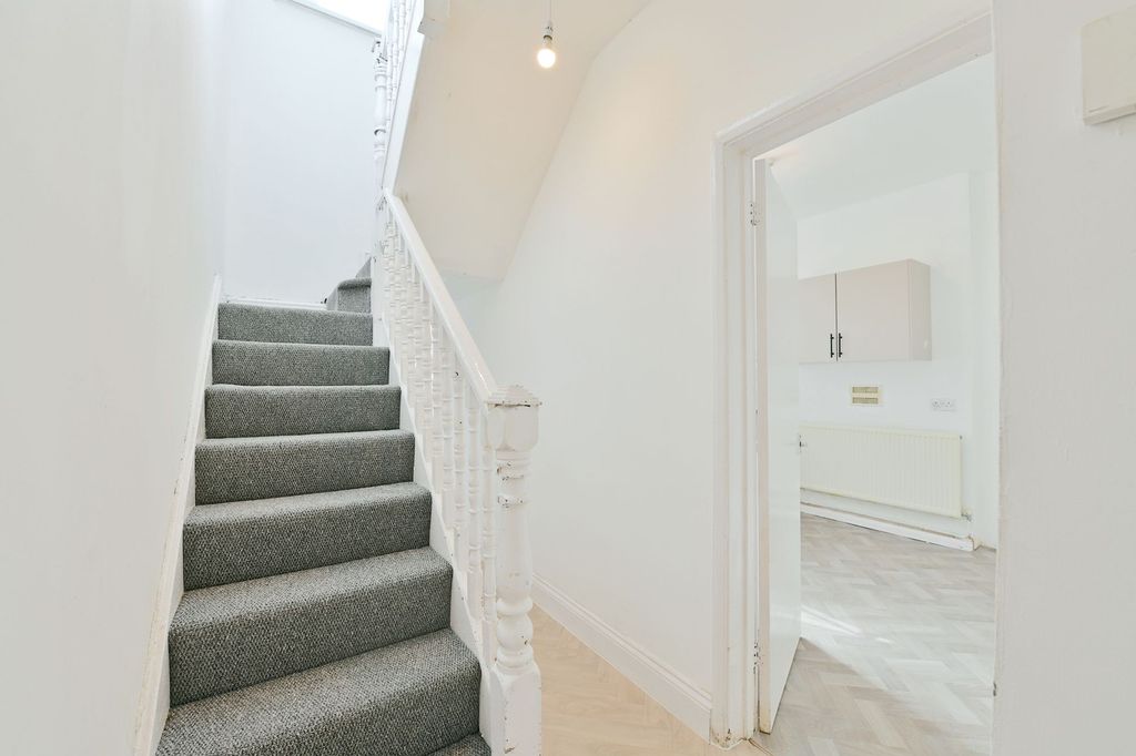 Additional image 9 of 3 bed terraced house to rentSouth Market Street, Newport NP20