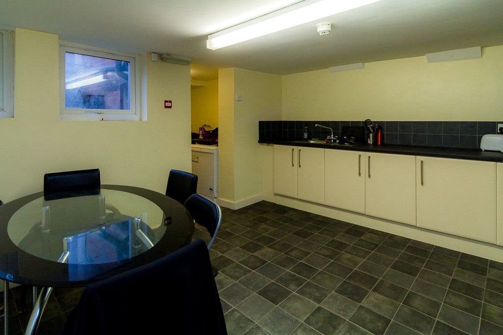 Additional image 2 of 5 bed shared accommodation to rentGrove Gardens, Leeds LS6