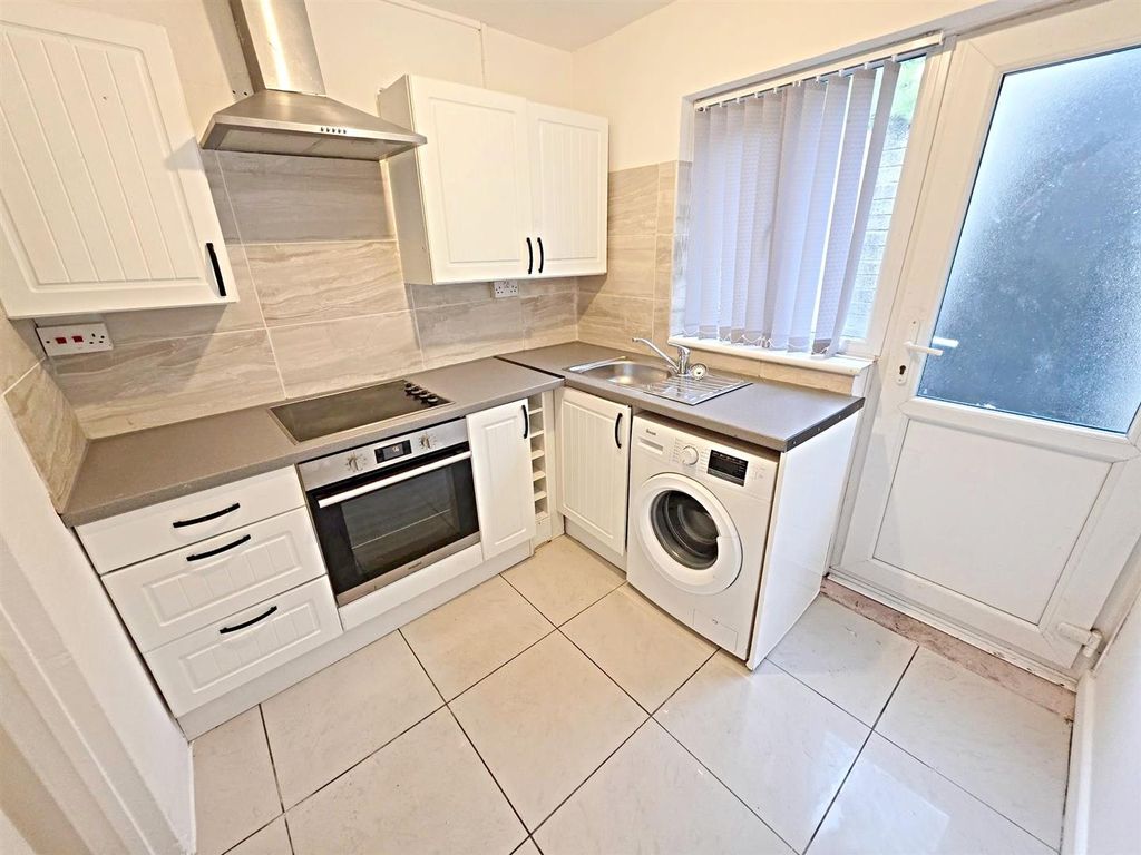 Additional image 4 of 3 bed terraced house to rentFox Street, Treharris CF46