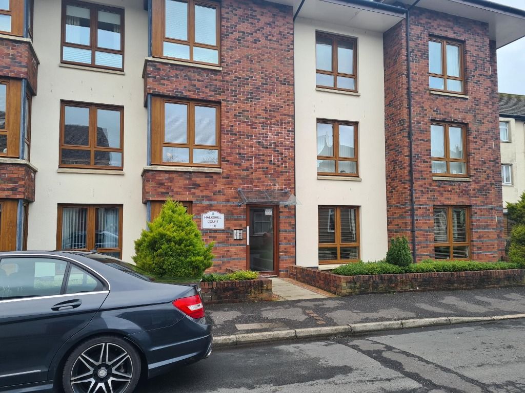 2 bed flat to rentWilson Street, Largs, North Ayrshire KA30