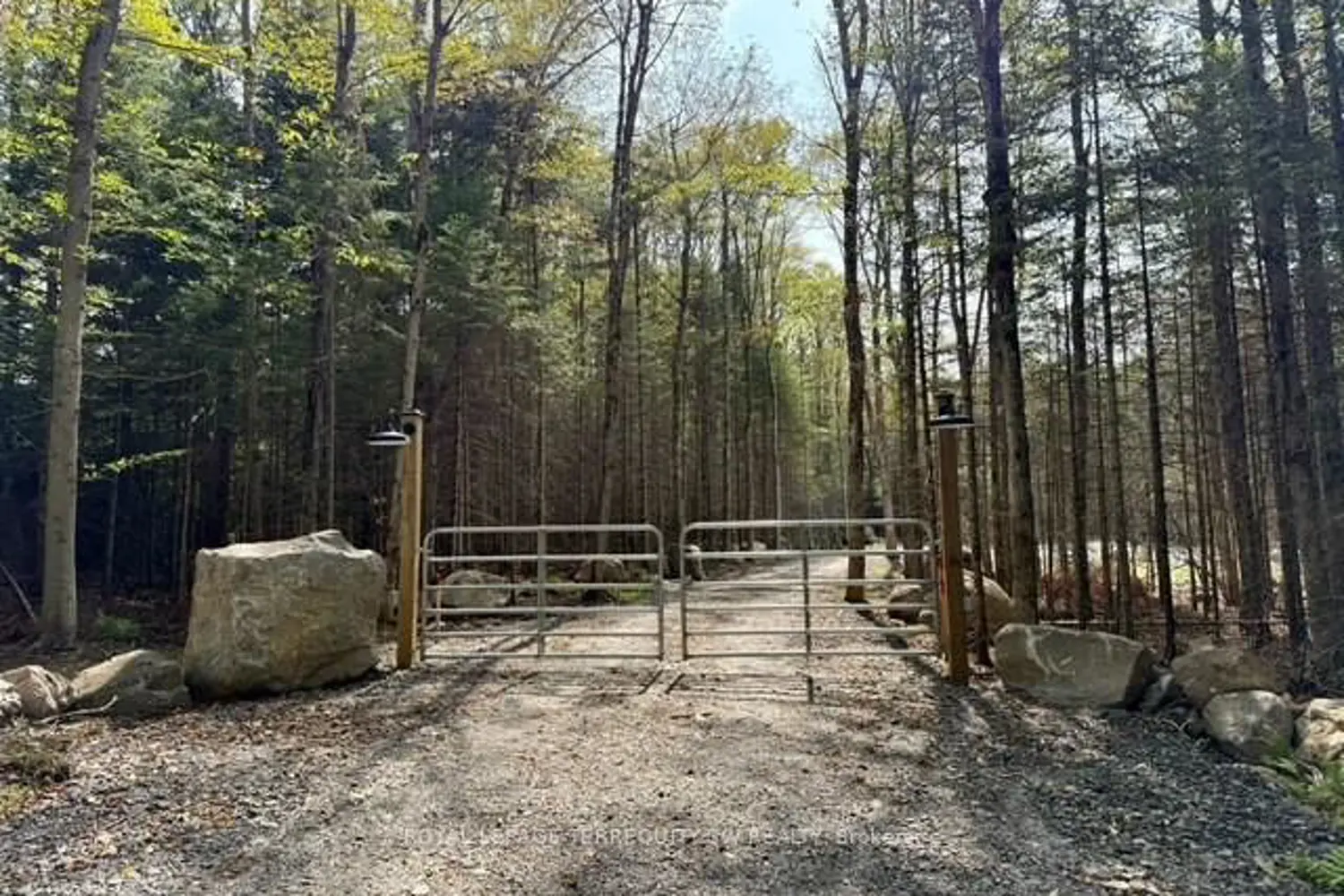 Additional image 9 of 1394 Bartlett Lake Road