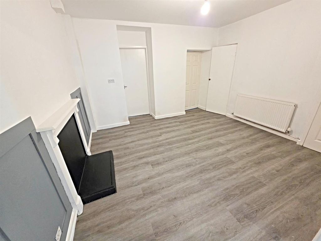 Additional image 7 of 3 bed terraced house to rentFox Street, Treharris CF46