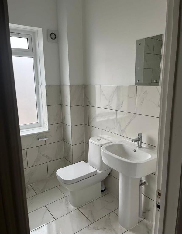 Additional image 3 of 3 bed flat to rentMagdalen Street, Norwich NR3