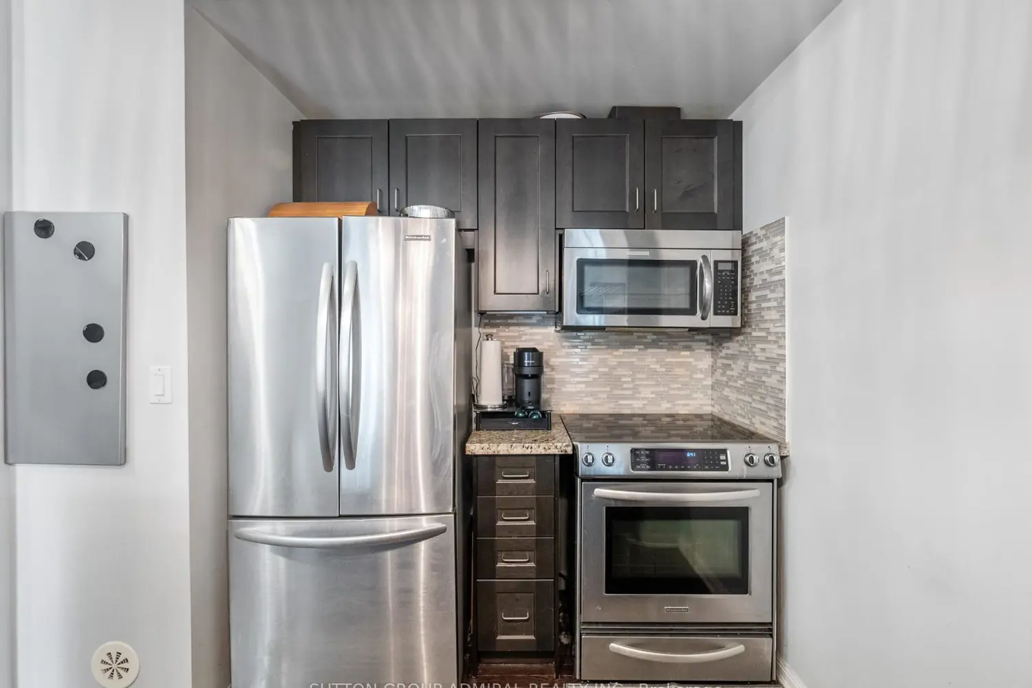 Additional image 5 of 9589 Keele Street 206