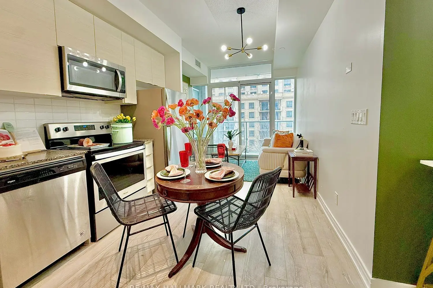 Additional image 6 of 621 Sheppard Avenue 619