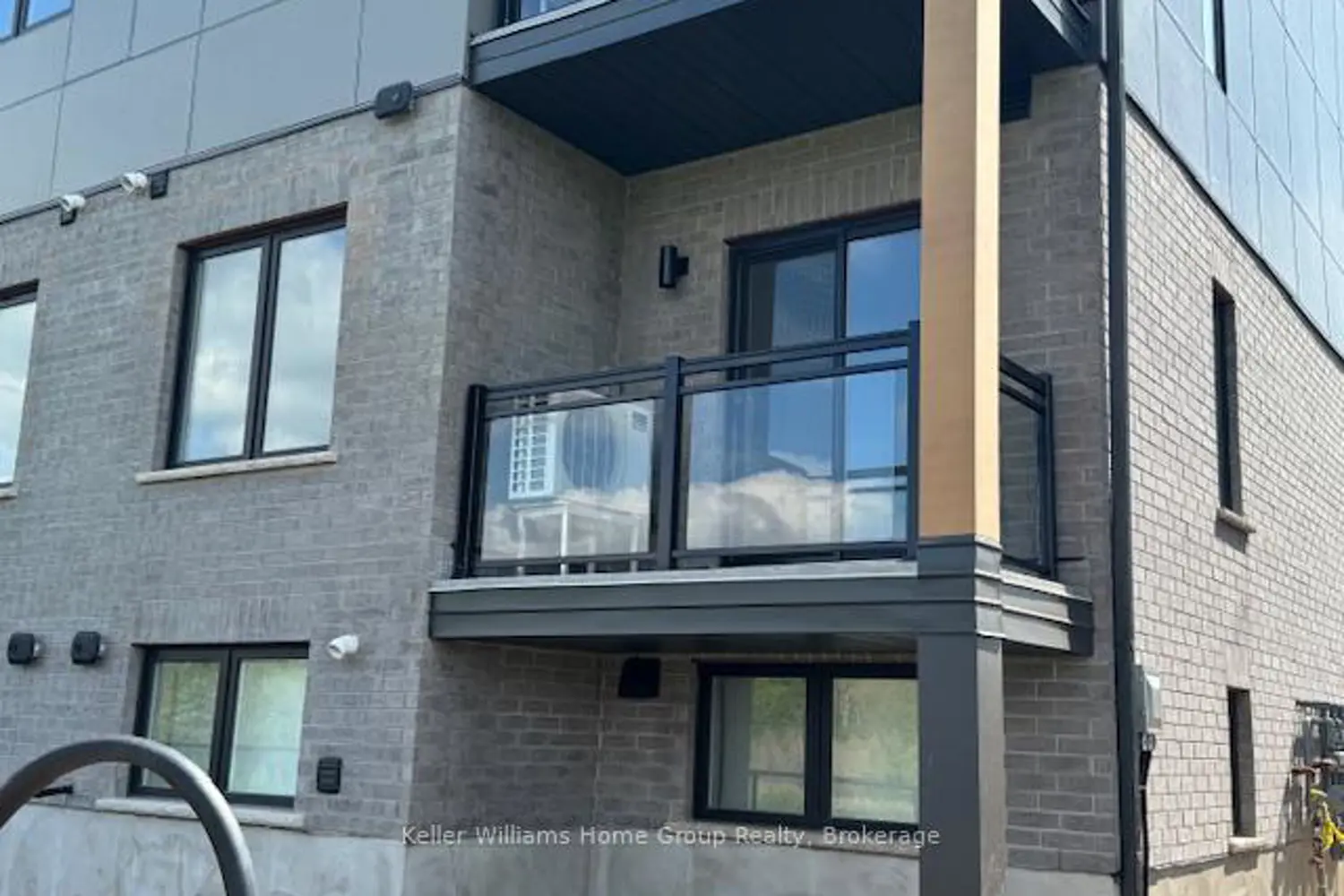 Additional image 15 of 940 St David Street 34