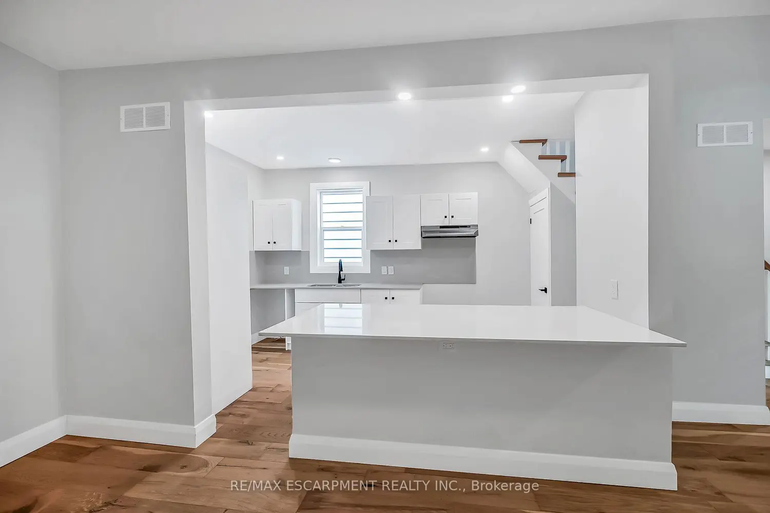 Additional image 3 of 193 Glendale Avenue