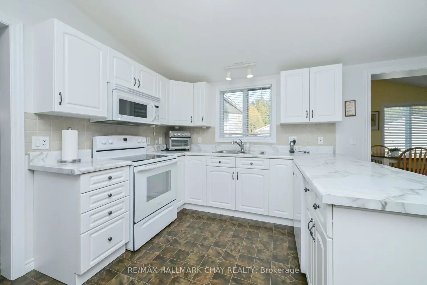 Additional image 7 of 38 Kentucky Avenue