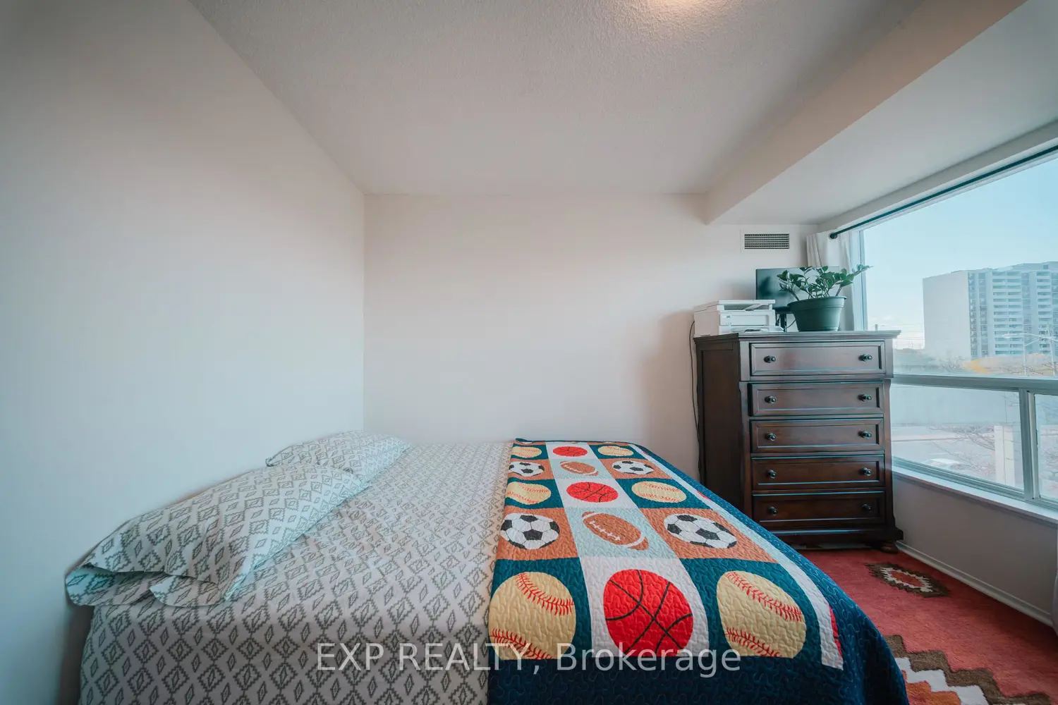 Additional image 8 of 2550 Lawrence Avenue 310