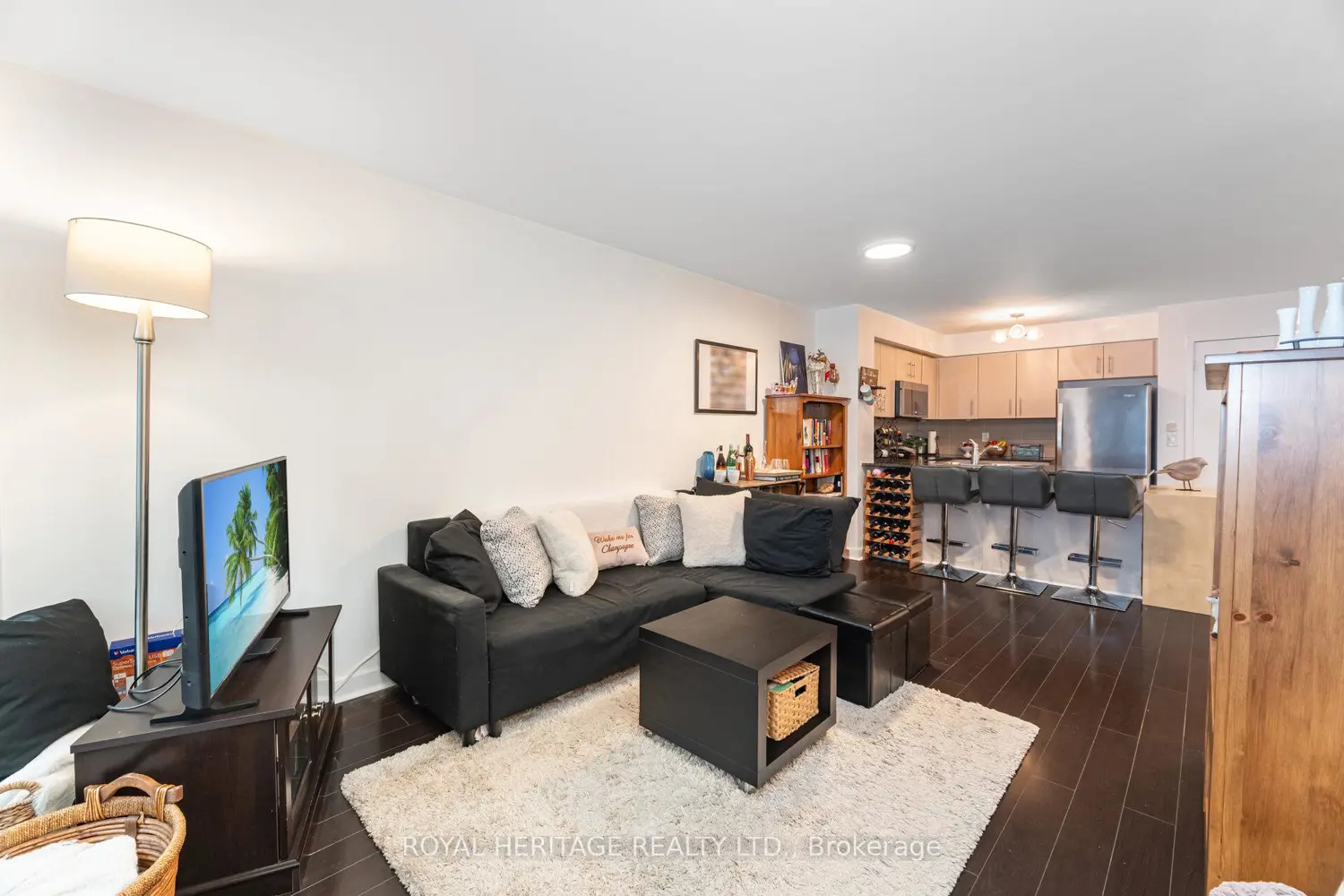 Additional image 16 of 12 Yonge Street 611