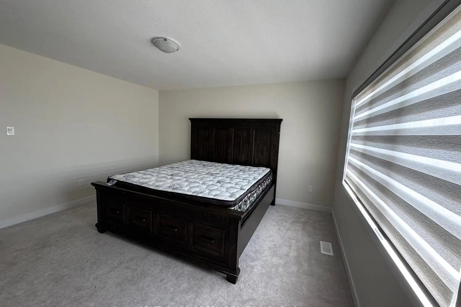 Additional image 14 of 47 Rowlock Street