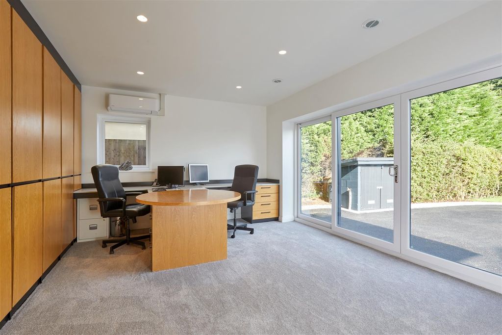 Additional image 4 of 5 bed detached house to rentWeeford Road, Sutton Coldfield B75