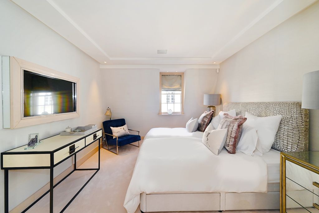 Additional image 26 of 4 bed town house to rentLyall Street, London SW1X