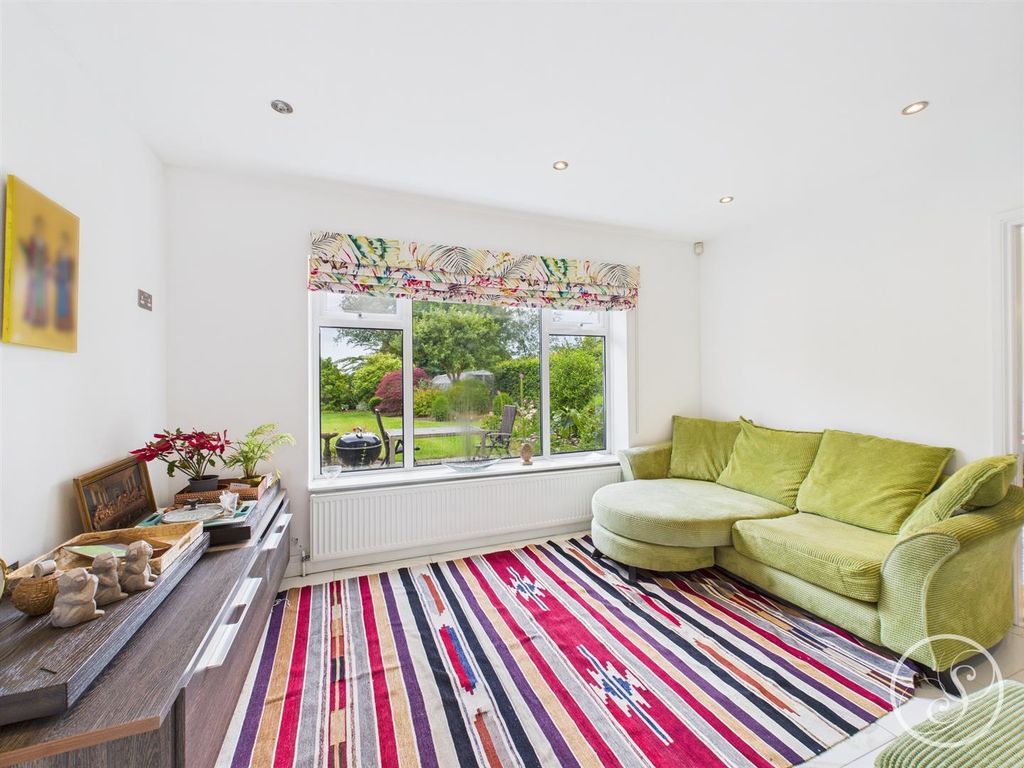 Additional image 7 of 4 bed detached house to rentLing Lane, Scarcroft, Leeds LS14