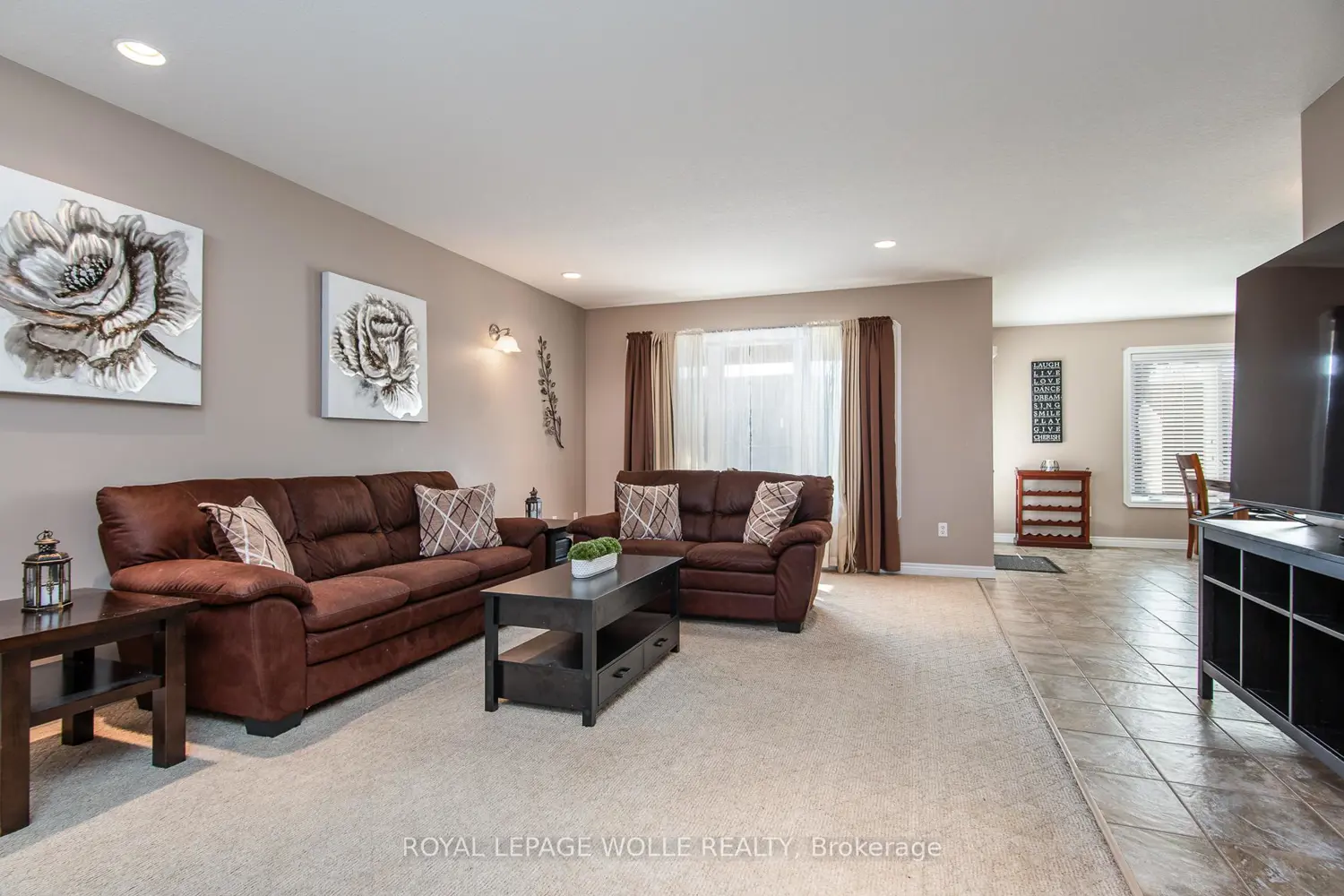 383 Parrott Place photo 3