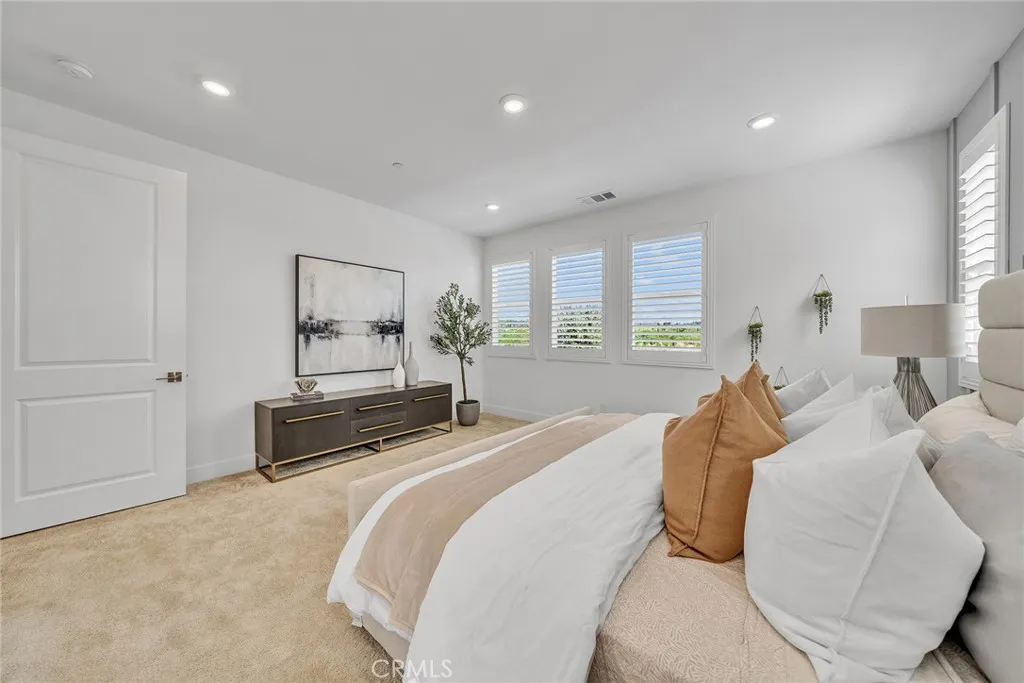 Additional image 18 of 293 Lynx, Irvine, CA 92618