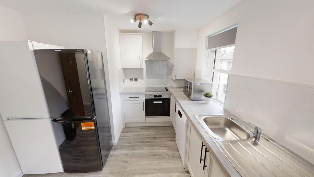 5 bed flat to rent10 Piccadilly Place, Bath BA1 photo 4