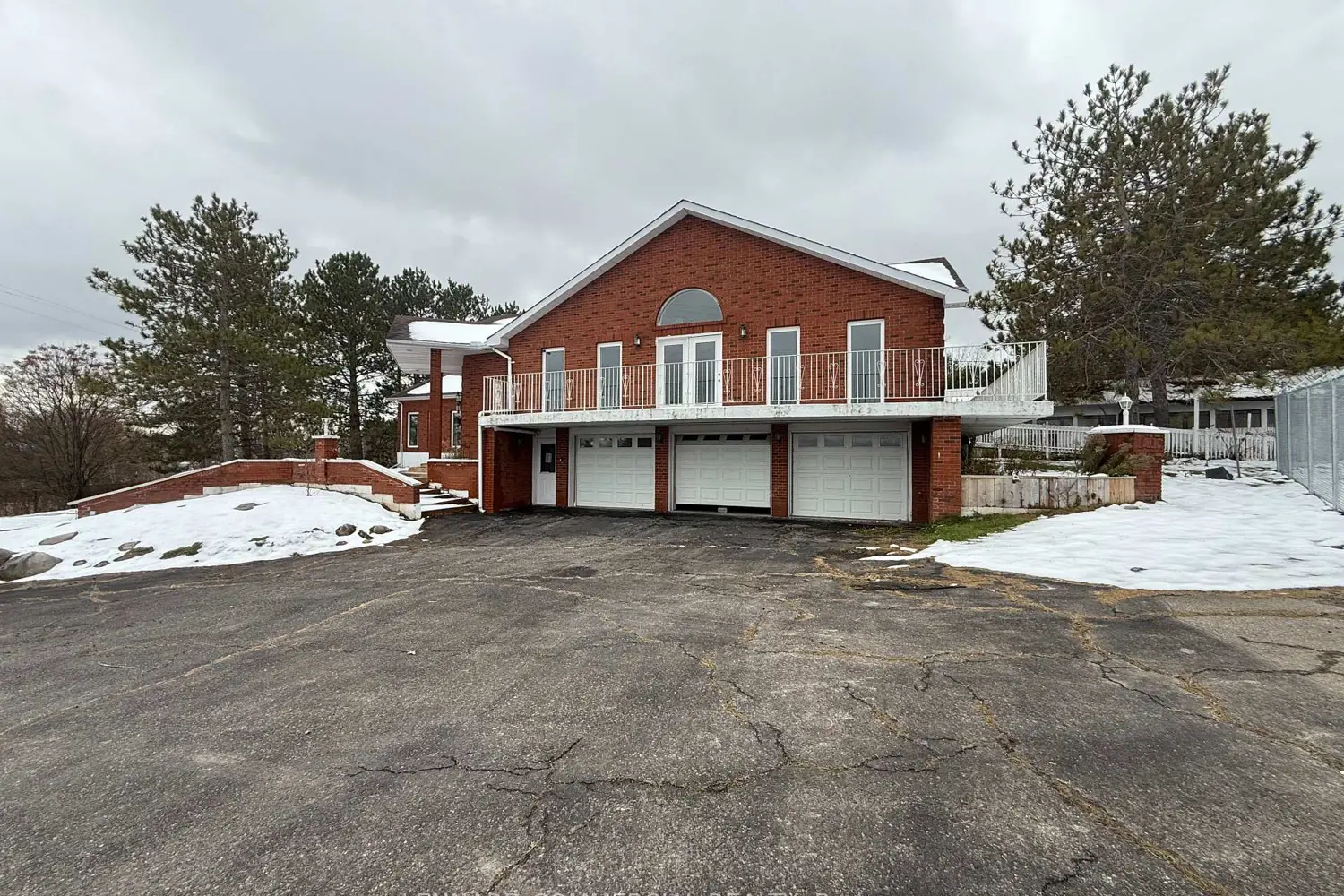 8411 Russell Road photo 2