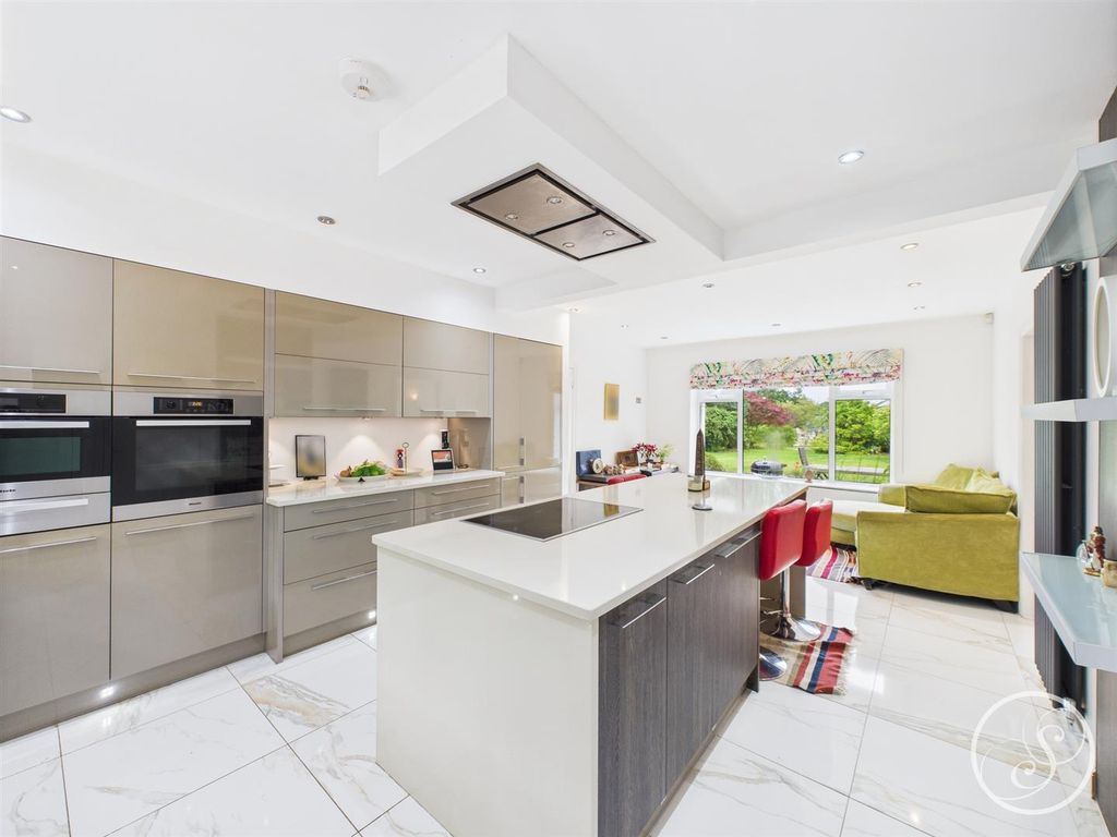 Additional image 5 of 4 bed detached house to rentLing Lane, Scarcroft, Leeds LS14