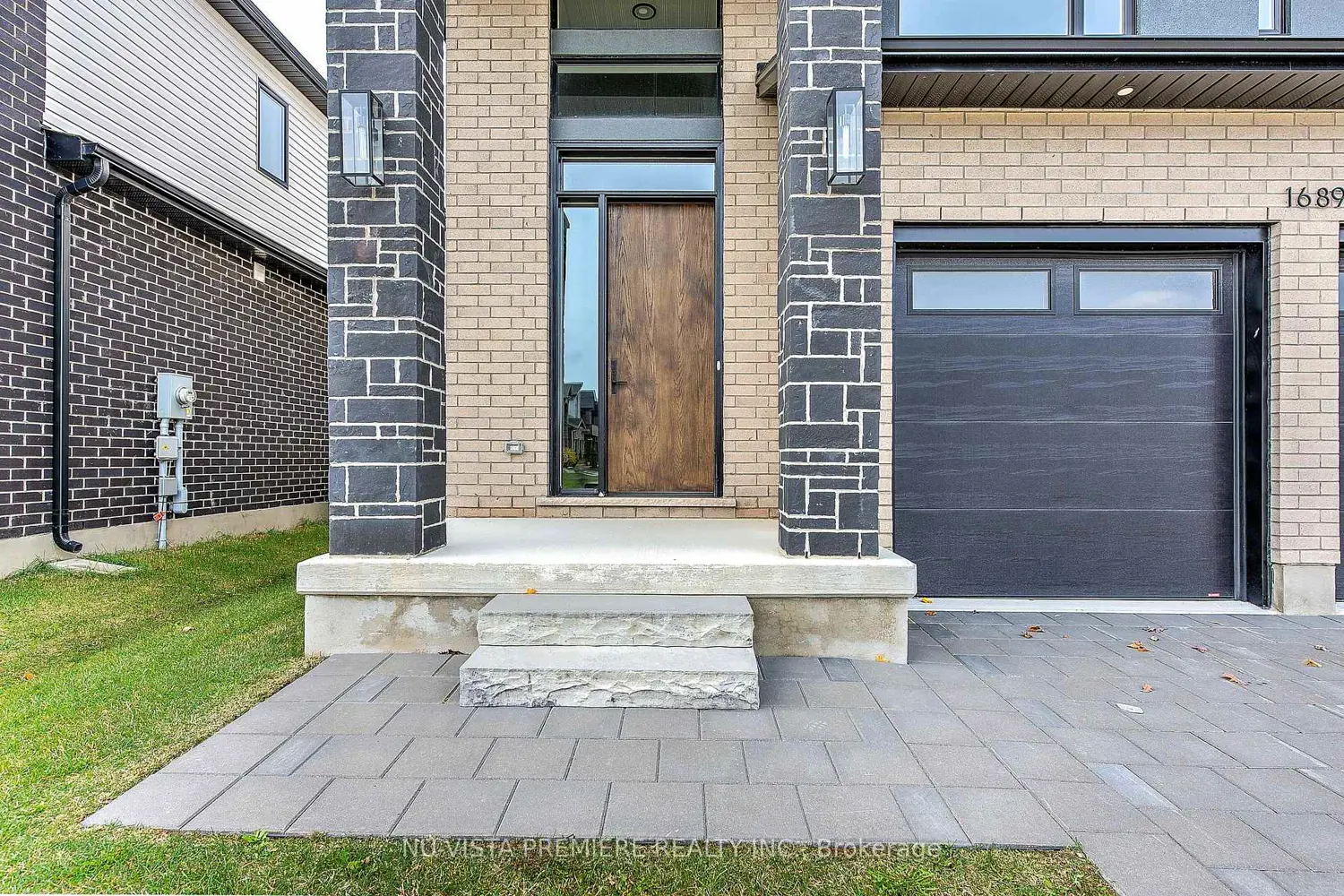 1689 Brayford Avenue photo 3