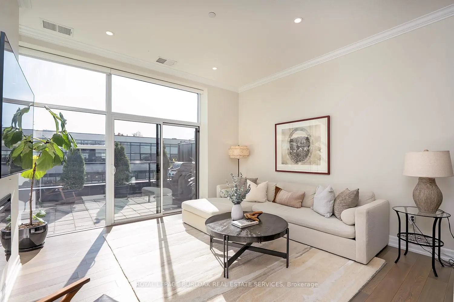 Additional image 8 of 1878 Gordon Street 202