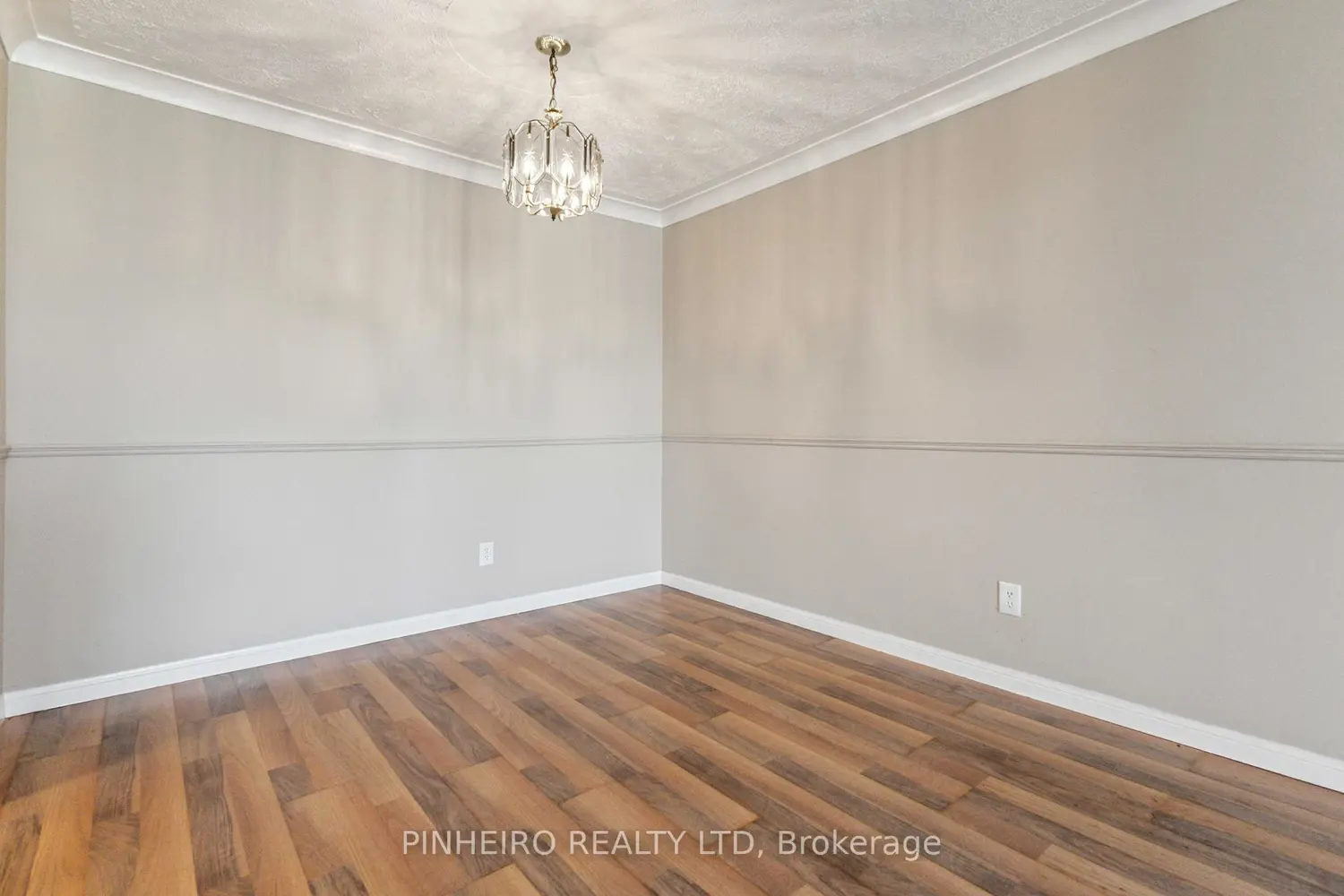 727 Deveron Crescent 309 photo 5