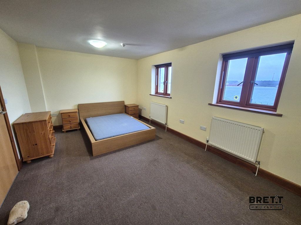 Additional image 5 of 2 bed flat to rent23 Temeraire House, Nelson Quay, Milford Haven SA73
