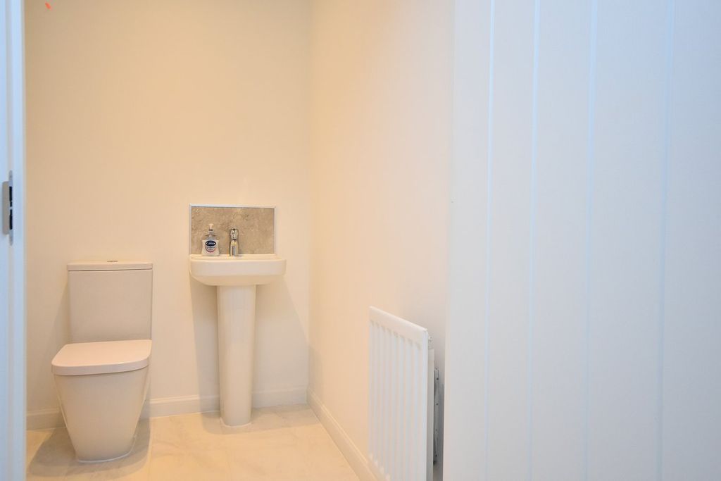 Additional image 9 of 3 bed detached house to rentSandpit Close, Collingtree, Northampton NN4