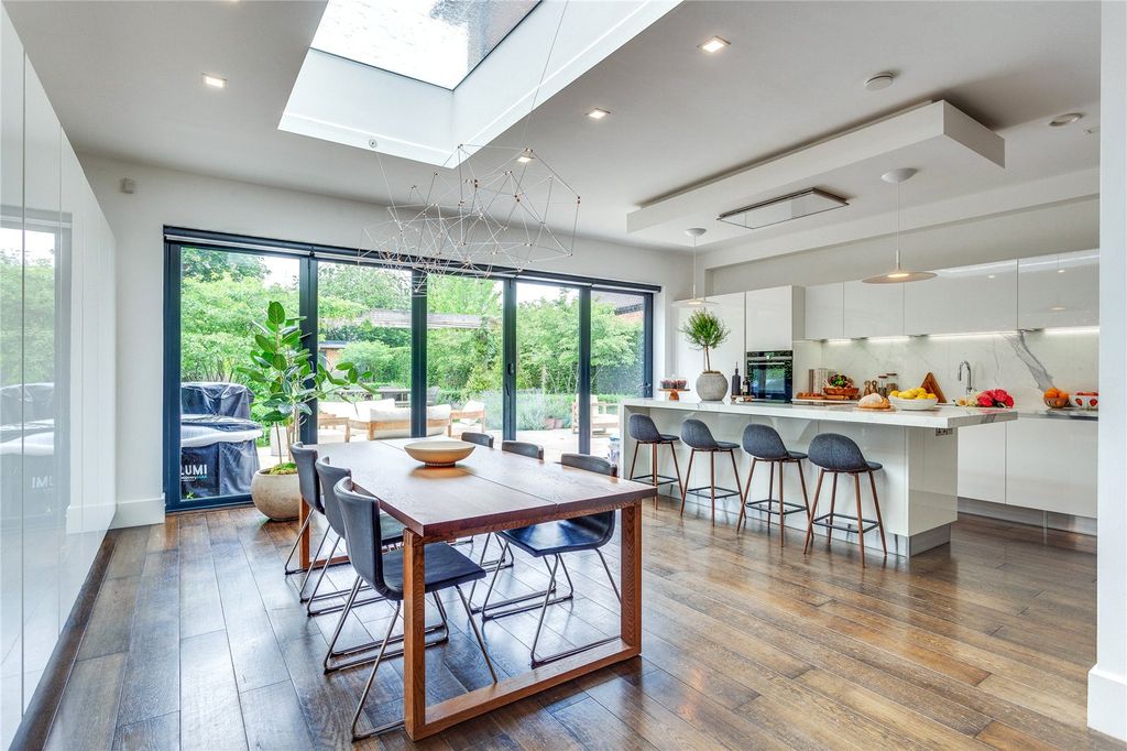 Additional image 5 of 4 bed detached house to rentNorman Avenue, Henley-On-Thames, Oxfordshire RG9