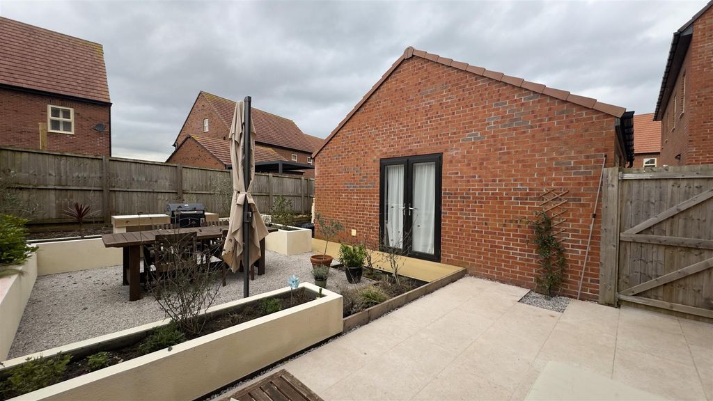 Additional image 20 of 4 bed semi-detached house to rentHughlings Close, Green Hammerton, York YO26