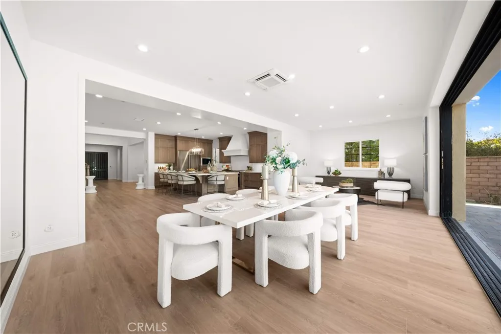 Additional image 26 of 221 Clear Fls, Irvine, CA 92602