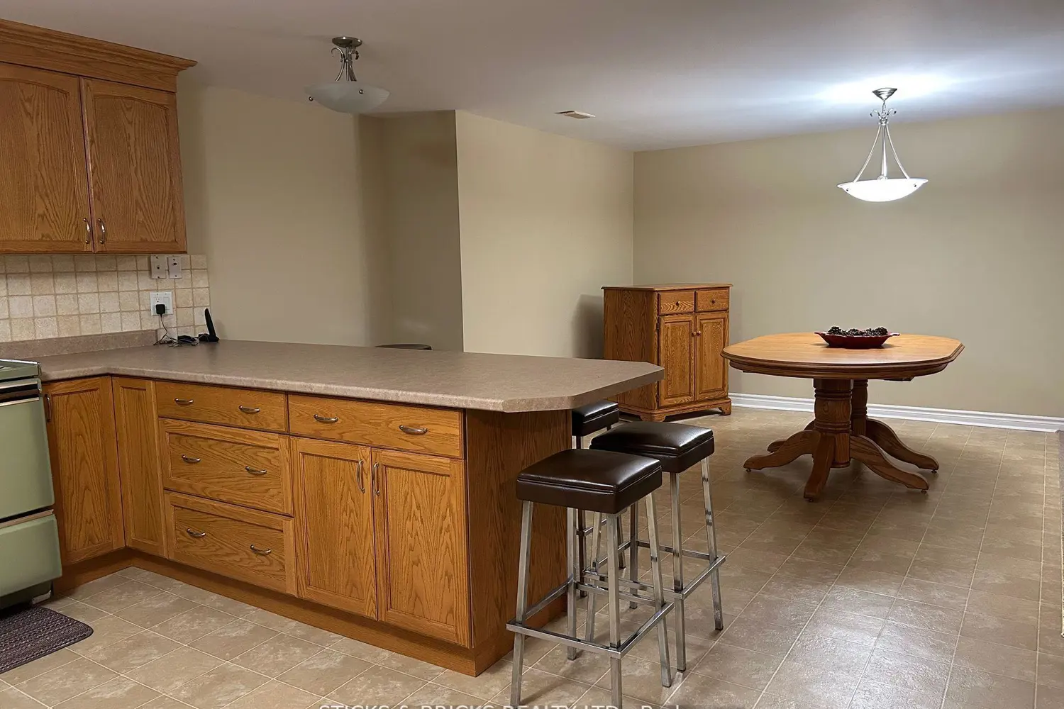 Additional image 16 of 3241 Montrose Road 12