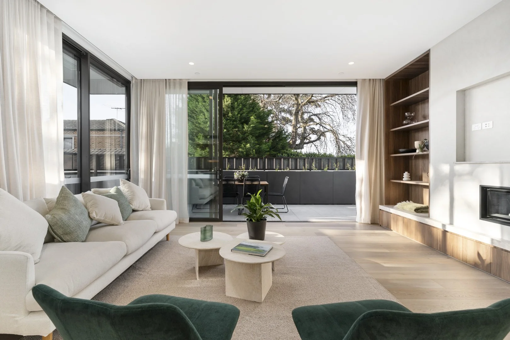 Threadneedle, Balwyn VIC 3103