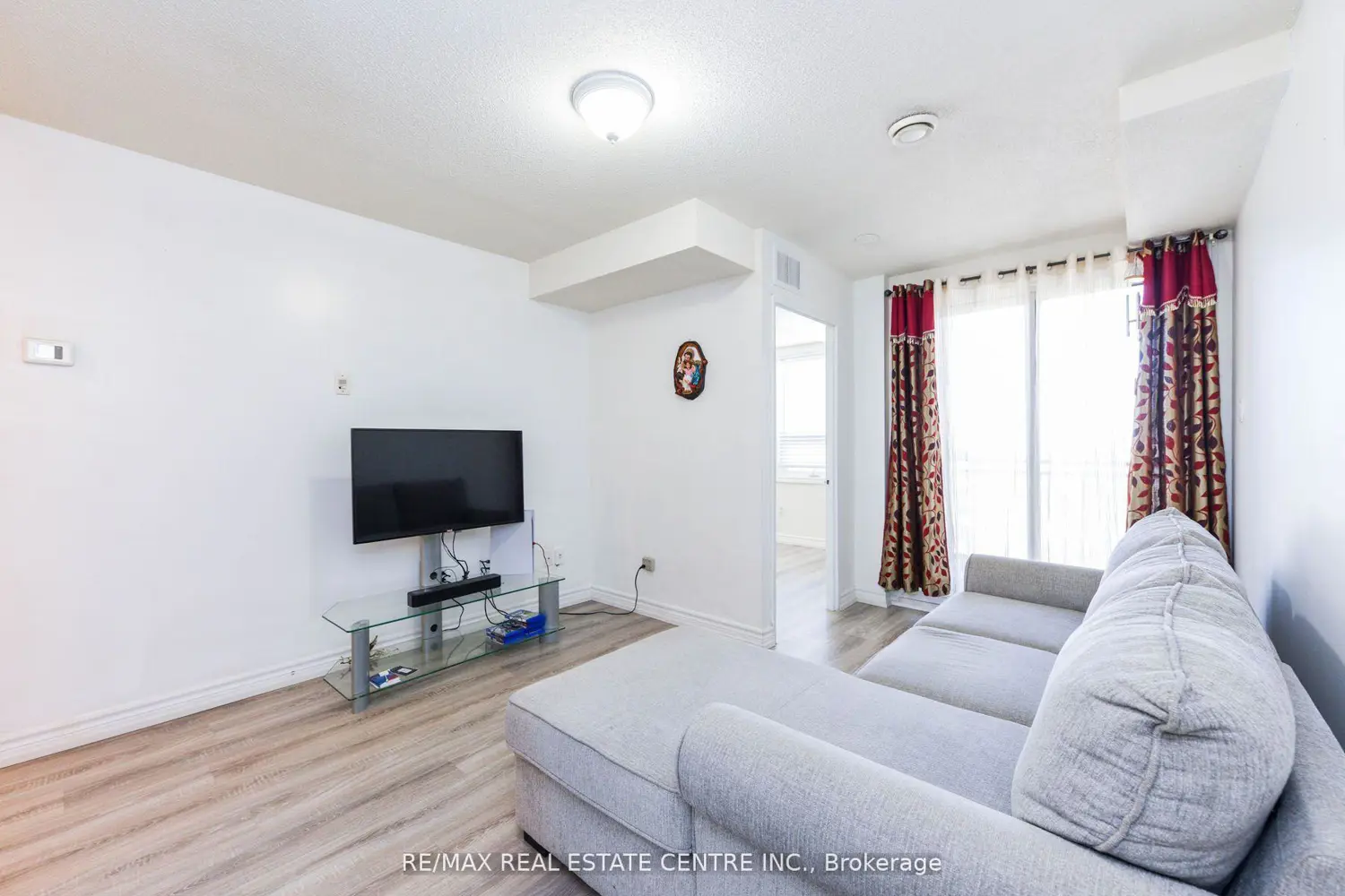 Additional image 5 of 7405 Goreway Drive 520