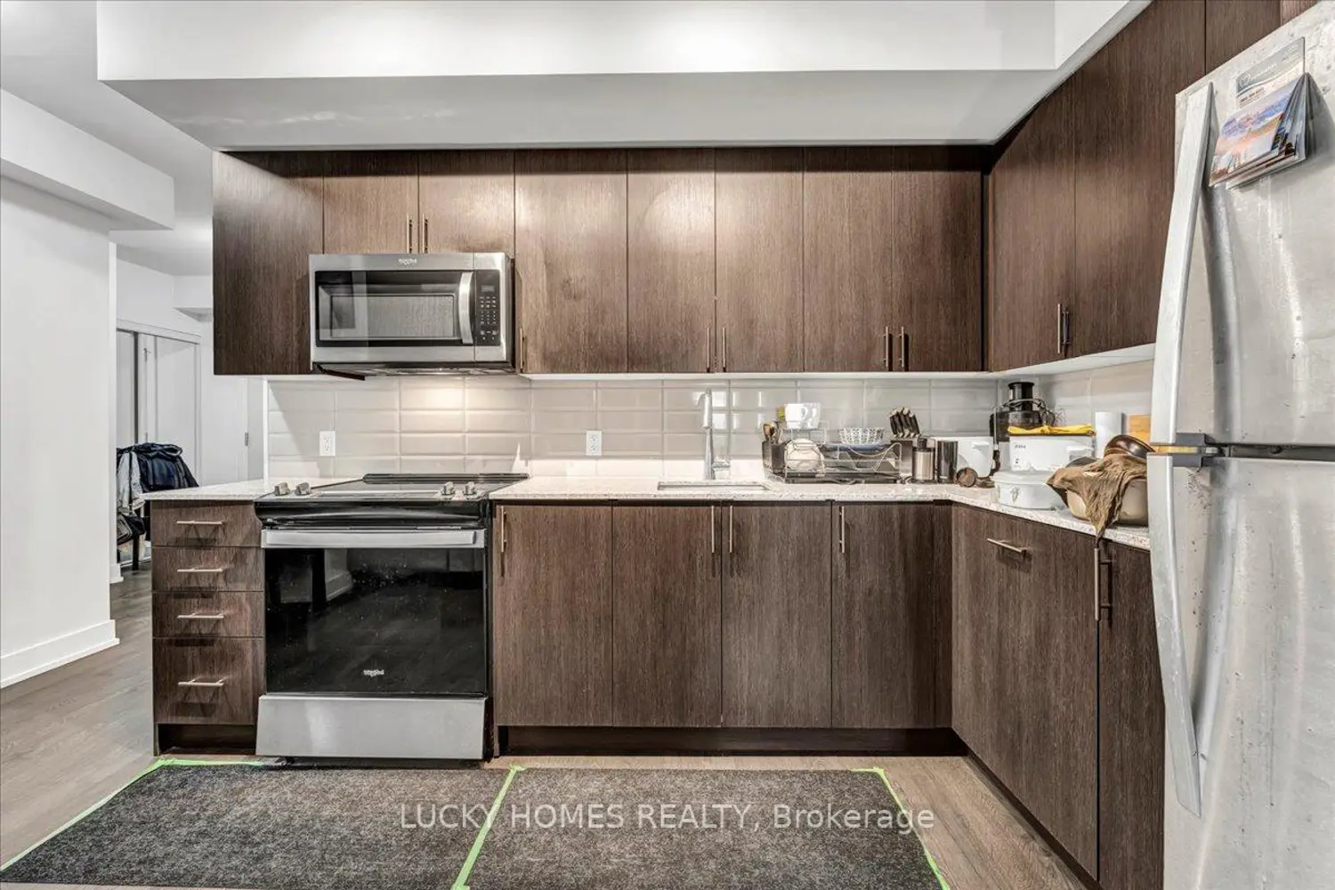 Additional image 4 of 2550 Simcoe Street 317