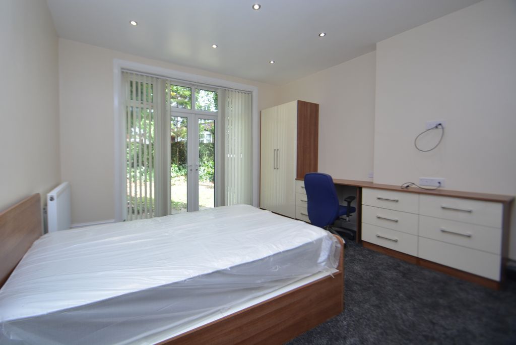 Additional image 6 of 9 bed terraced house to rentSt Michaels Villas, Headingley, Leeds LS6