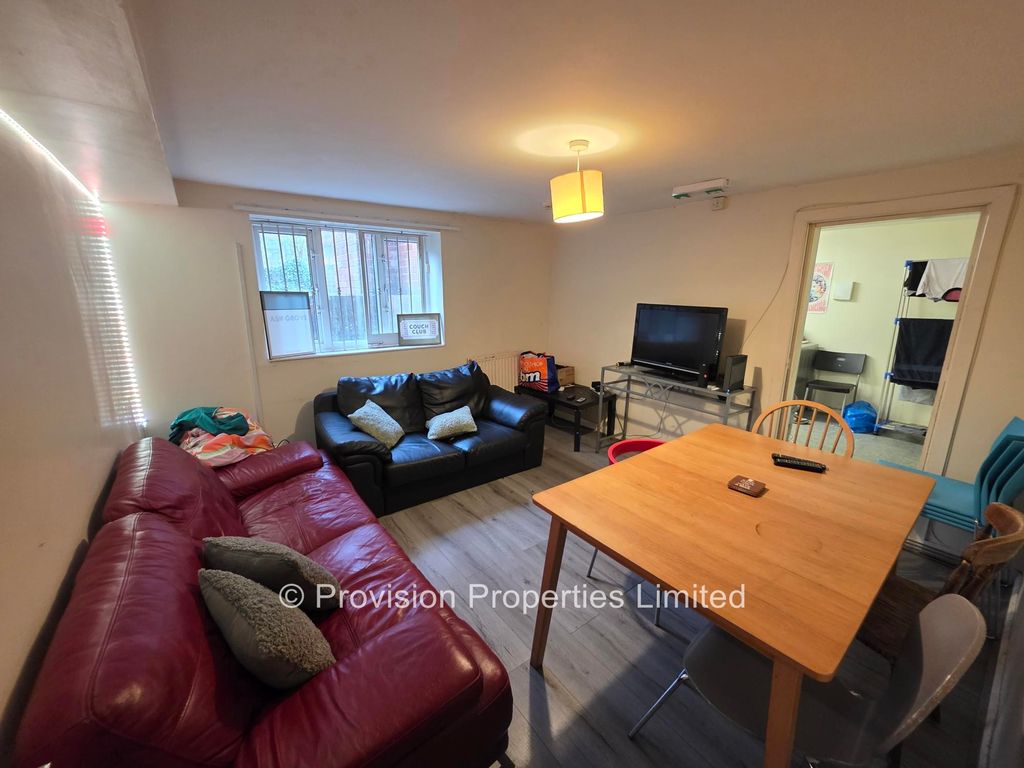8 bed terraced house to rentAsh Grove, Hyde Park, Leeds LS6