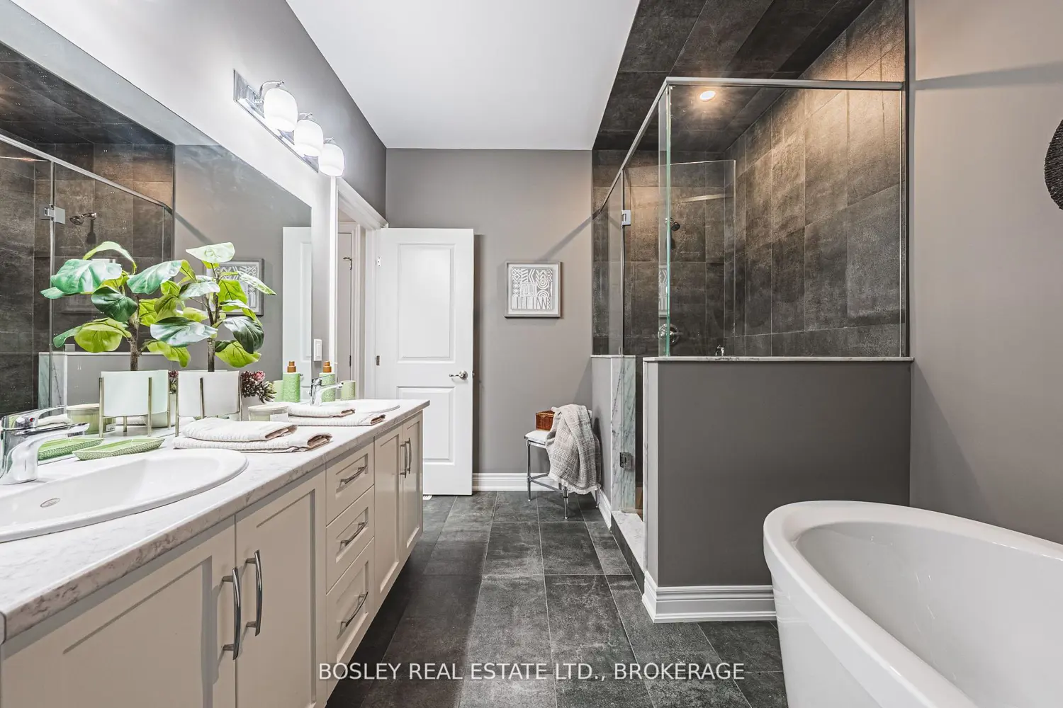 Additional image 11 of 2848 King Street 10