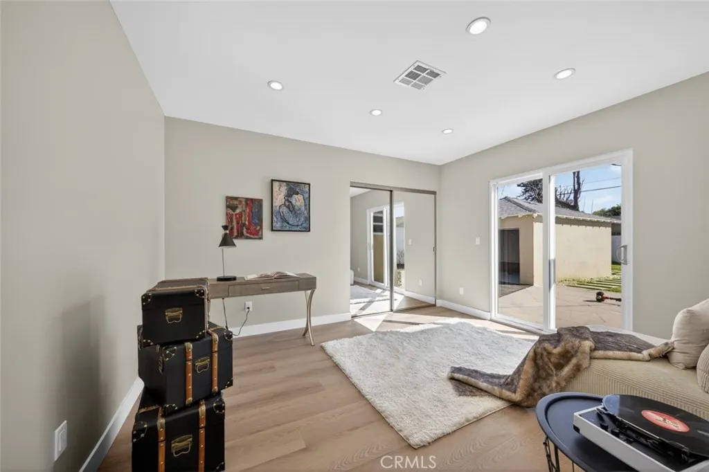 Additional image 55 of 6820 Jellico Avenue, Lake Balboa, CA 91406