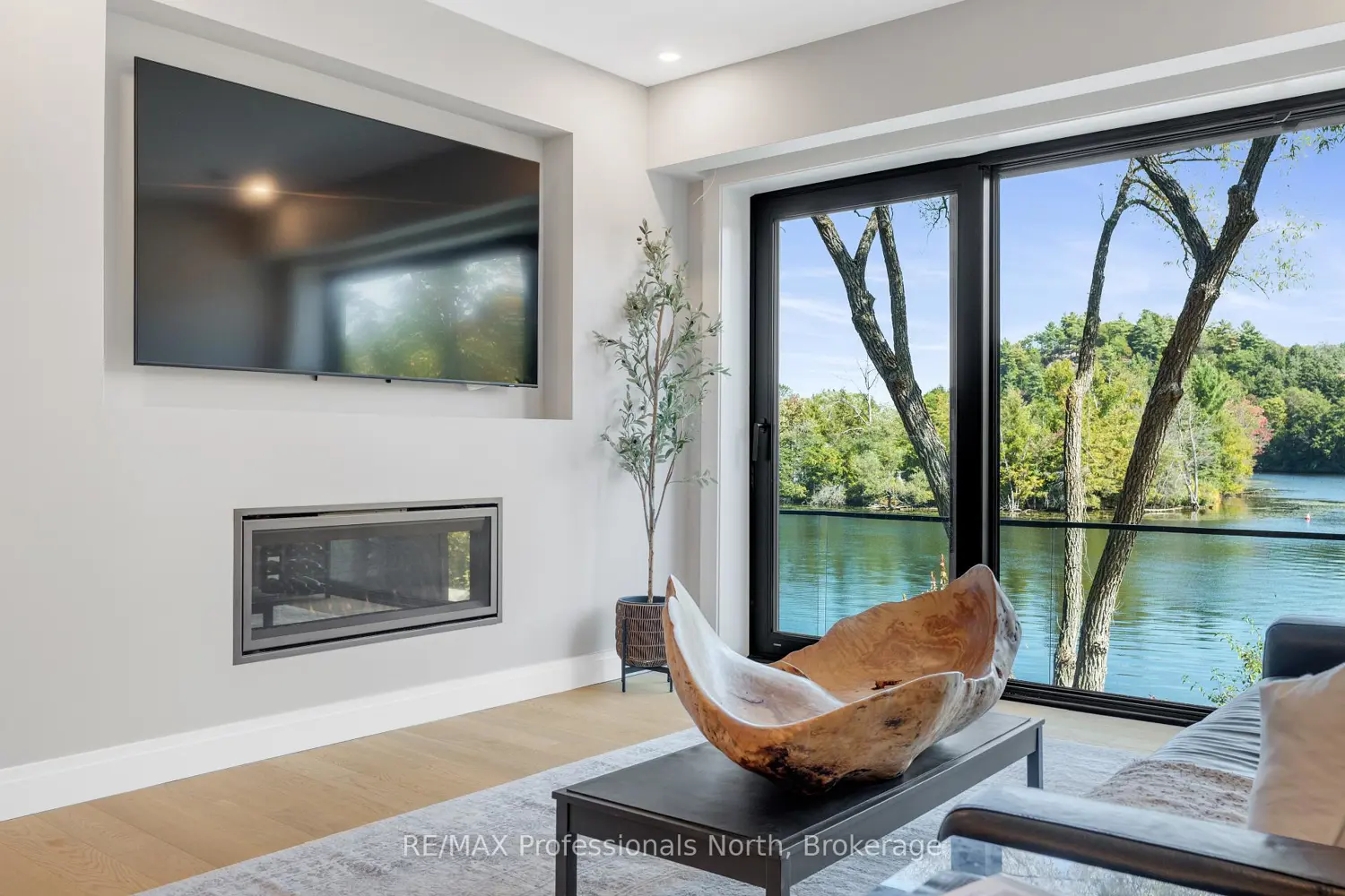 Additional image 6 of 32 Brunel Road 102