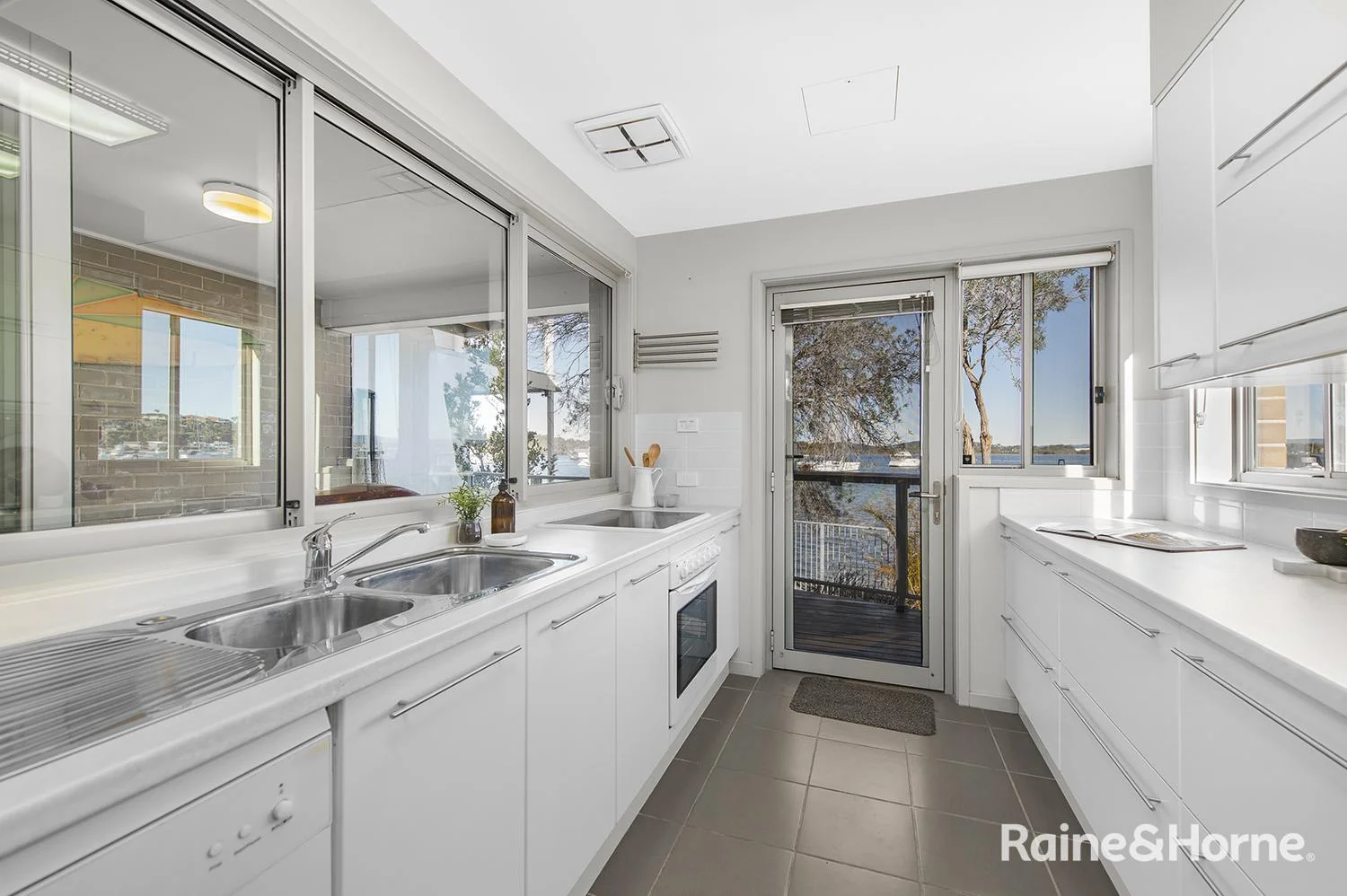 Additional image 12 of 35 Marks Parade, Marks Point NSW 2280