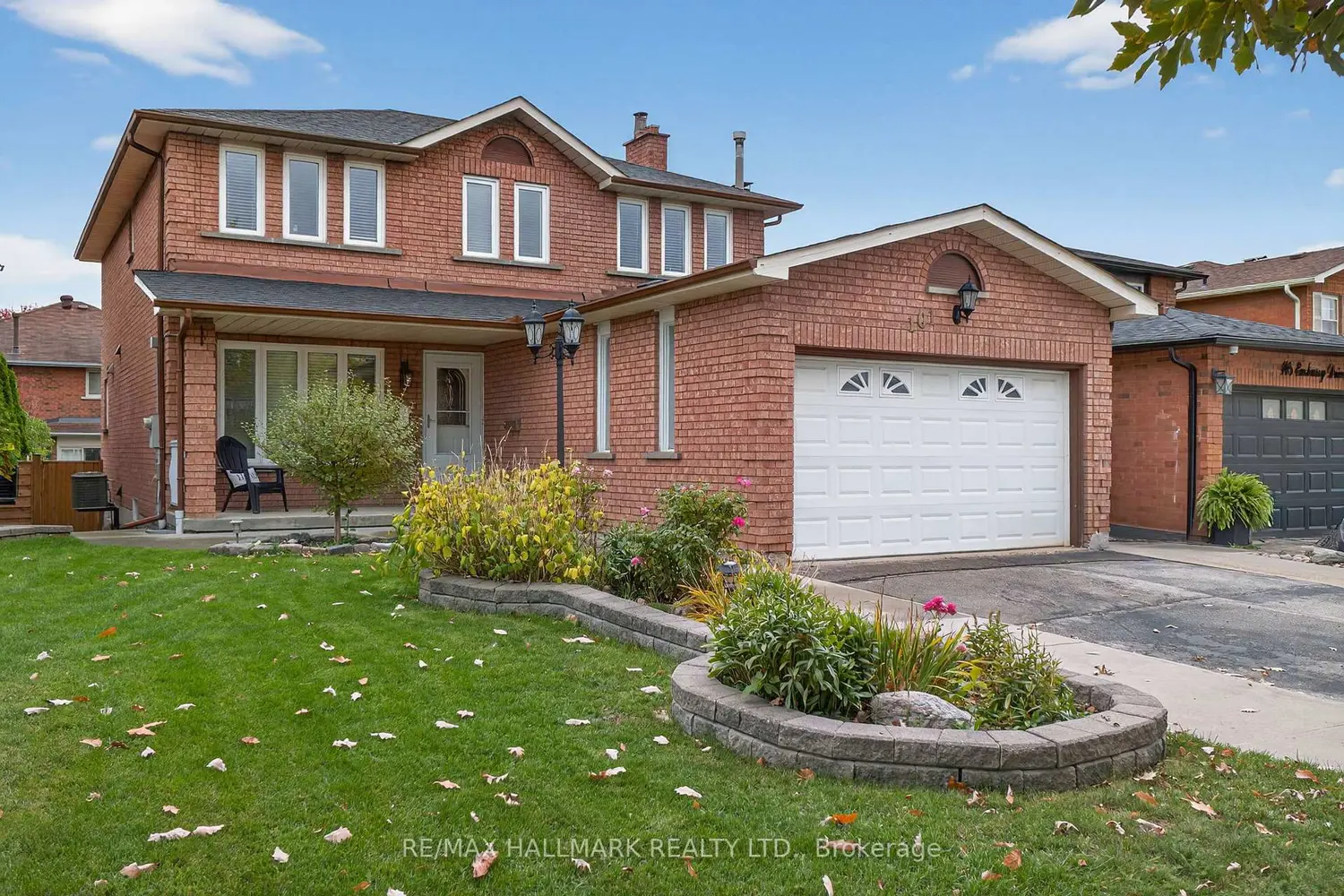 101 Embassy Drive photo 3