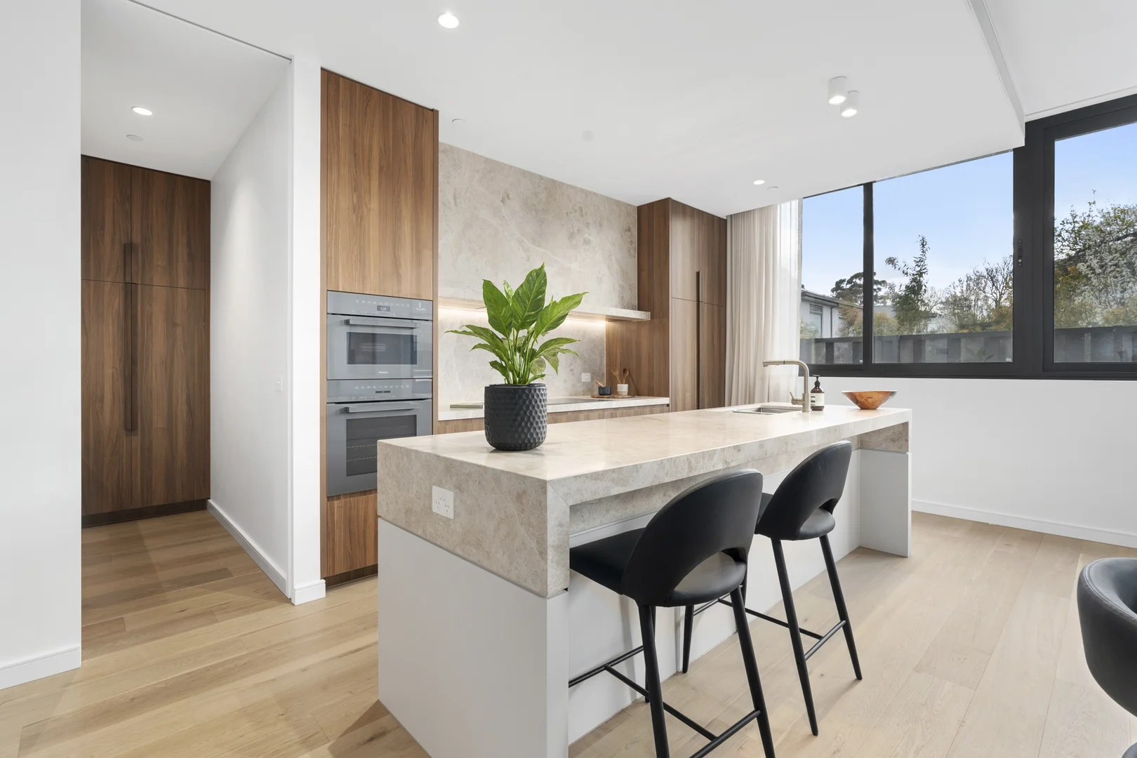 Threadneedle, Balwyn VIC 3103 photo 3