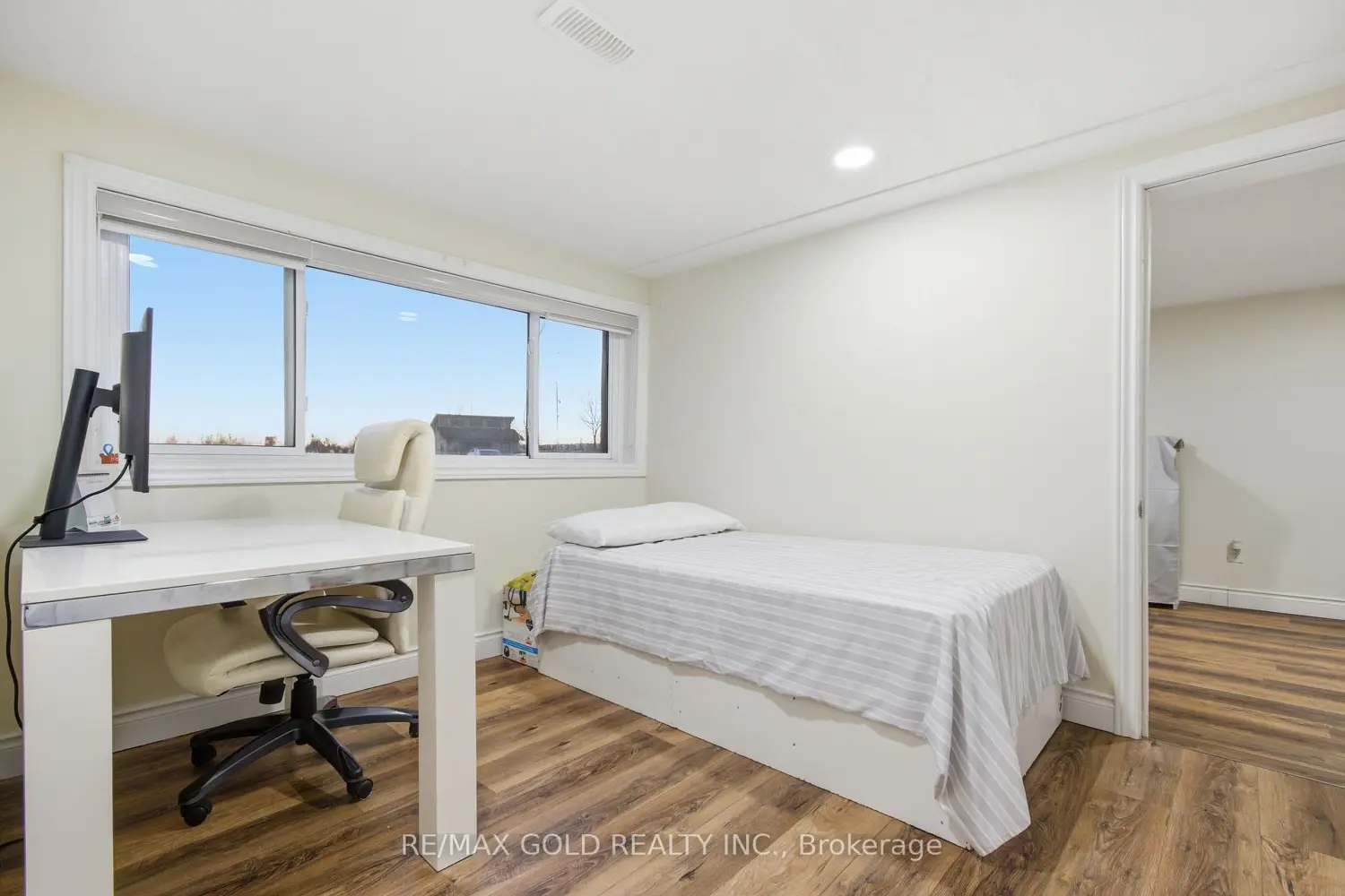 Additional image 6 of 684 Talbot Road