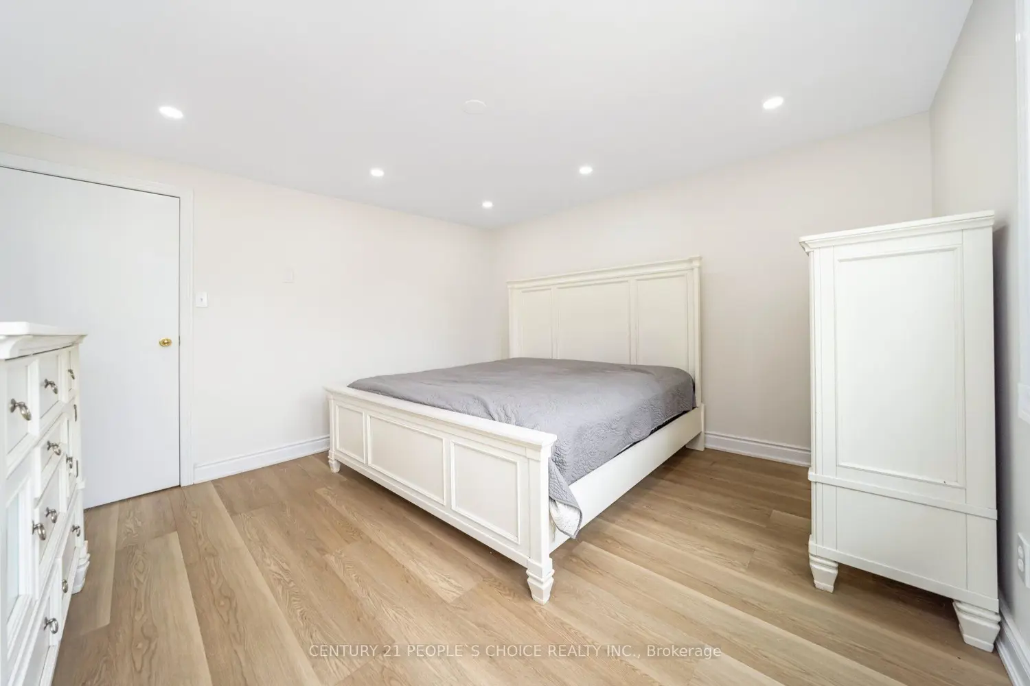 Additional image 14 of 106 Queensdale Crescent